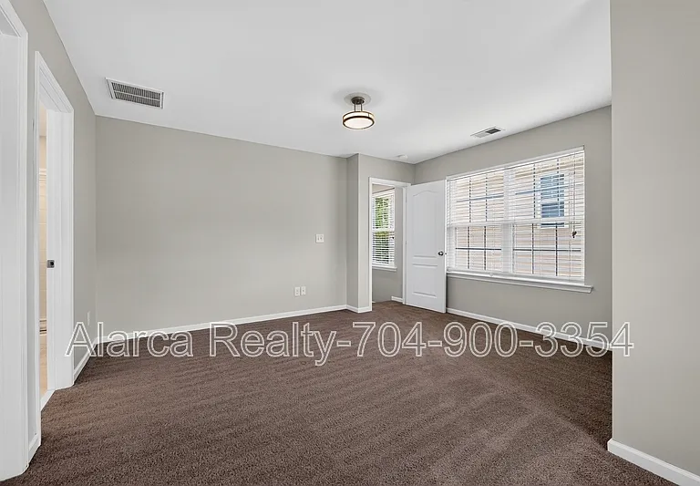 11528 Lottingly Dr — Photo 15