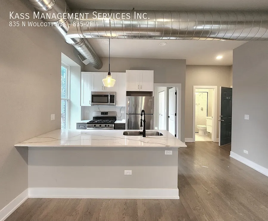 Building Photo - 835 N Wolcott Ave #2F