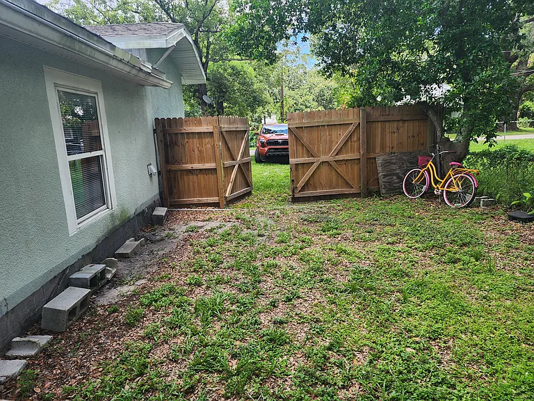 8212 N Dakota Ave — Photo 26