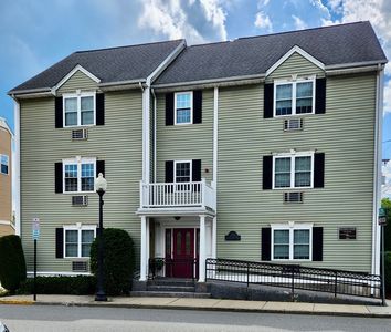 26 N Main St APT 3, Mansfield, MA, 02048