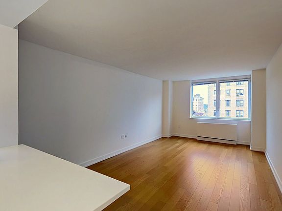 4th image of 227 W 77th St APT 14H