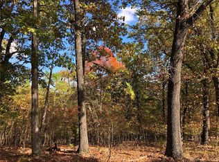 Huckleberry Ln, Eureka Springs, AR 72632