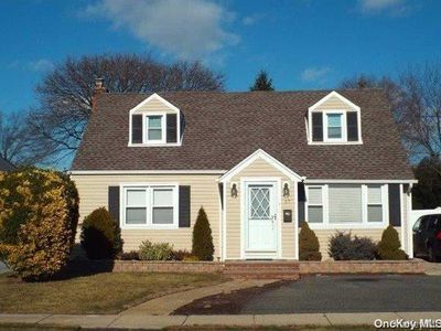 57 E Euclid Street, Valley Stream, NY, 11580
