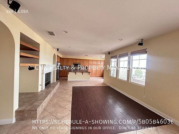 2nd image of 2541 Hillcrest St