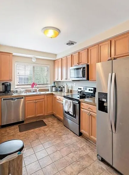 463 N Eton St #D2 — Photo 3