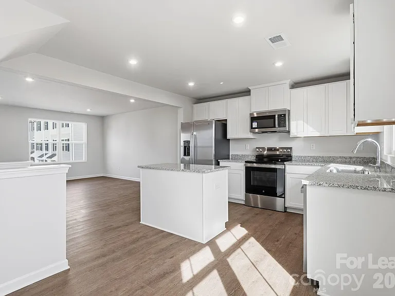 7024 Capstan Ter — Photo 16