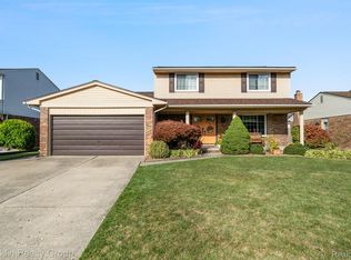 35627 Rainbow Dr, Sterling Heights, MI
