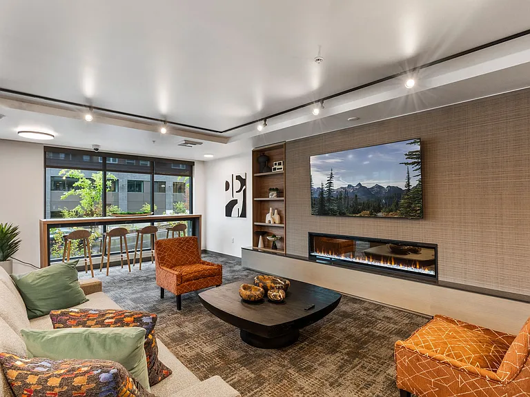 Solera Apartments — Photo 6