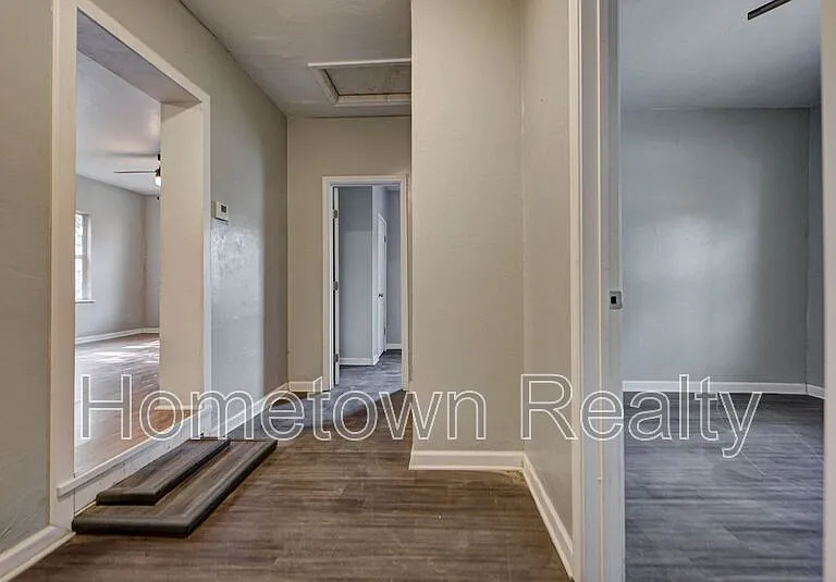 1801 E Madison St — Photo 18