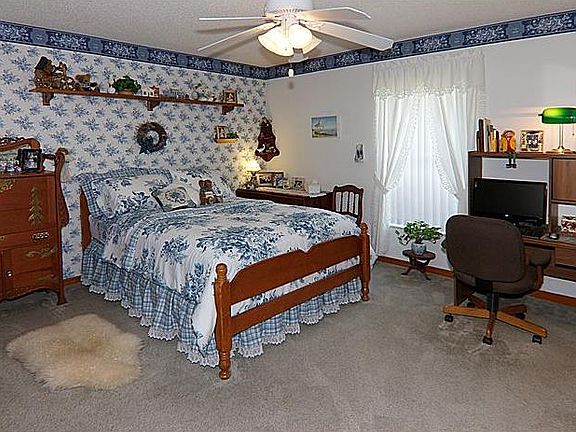 3rd image of 3284 Majestic Oak Dr