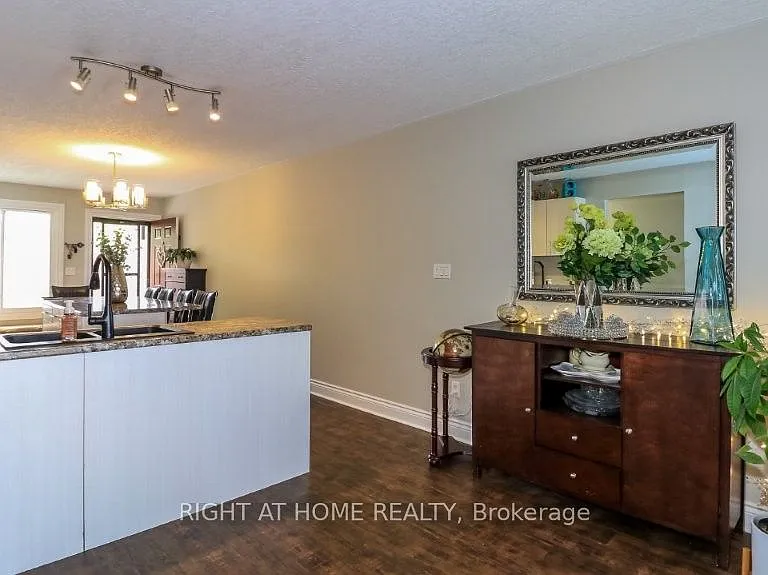 43 Olive Cres #201 — Photo 12