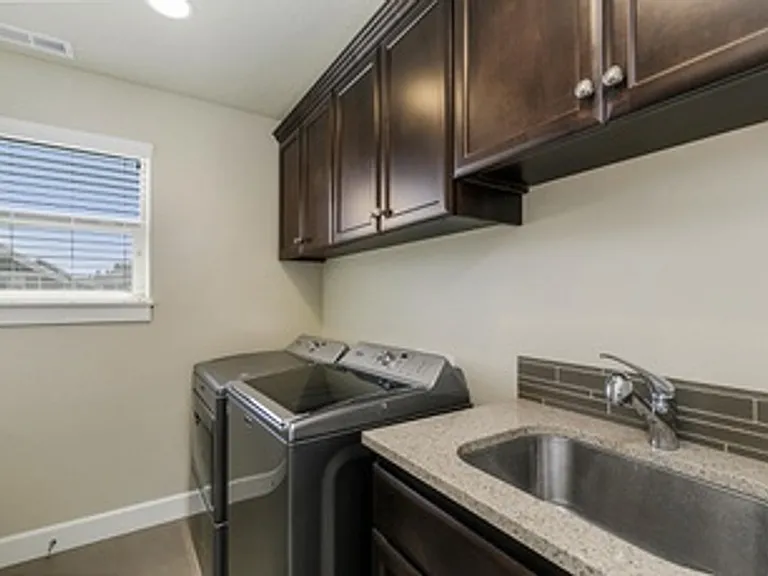 3136 NE Flagstone Ave — Photo 19