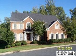 330 Chancelot Ln, Fort Mill, SC 29708