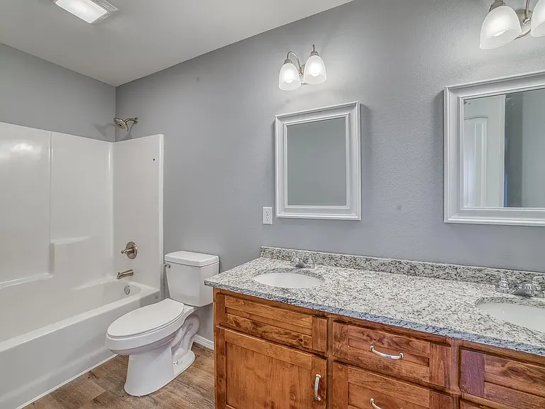 1702 Grand Ave #1 — Photo 3
