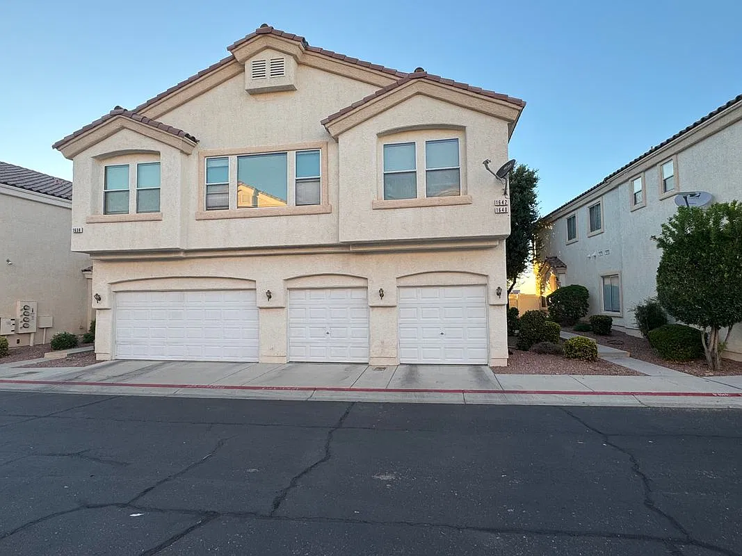 2 bed, 2.5 bath, 1170 sqft, $1,550 — Photo 1