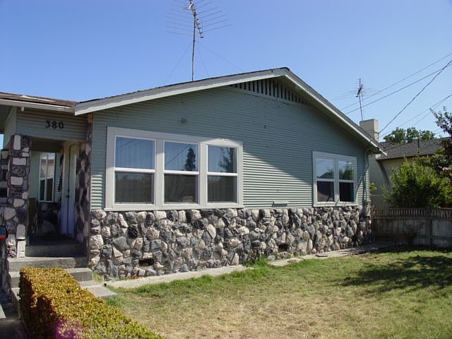 1st image of 380 2nd Ave