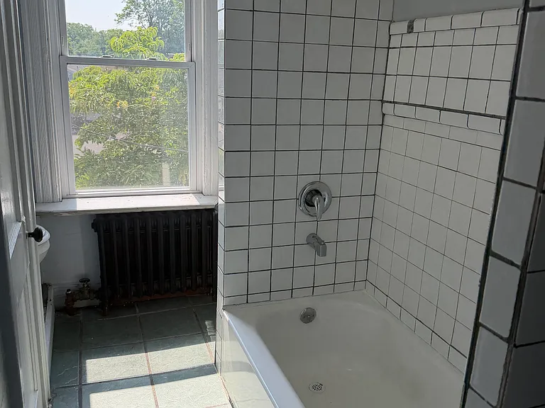 344 W Grand Ave #2L — Photo 6