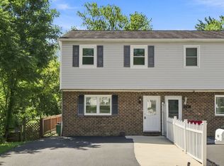1008 Cloverton Dr, Columbia, PA 17512