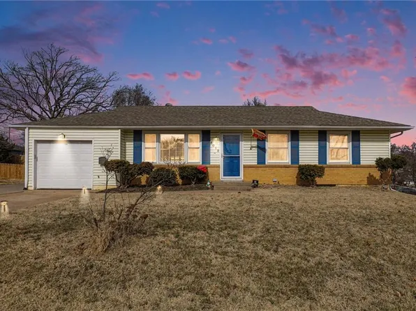 5012 NE 42nd St, Kansas City, MO 64117