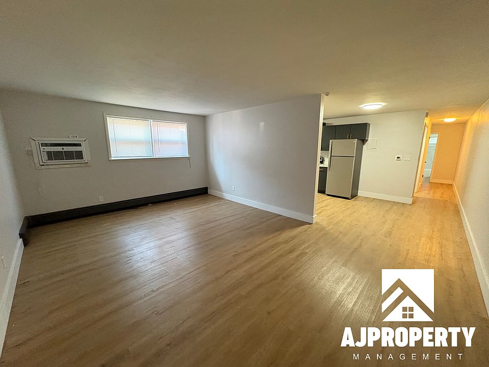 1st image of 215 S Menlo Ave APT 2
