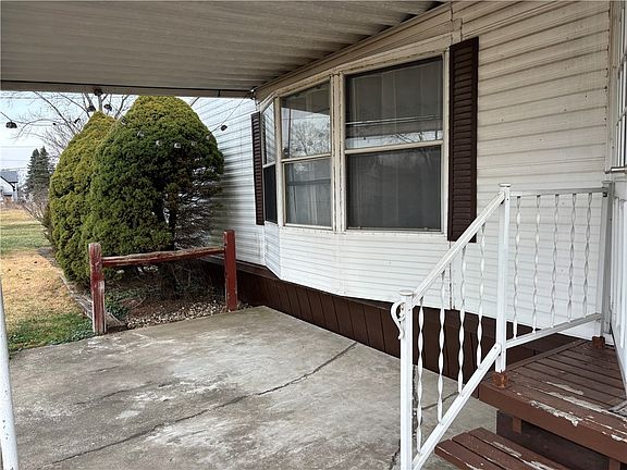 3rd image of 115 Caldwell St