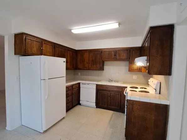 4864 E. University Ave, 4864 E University Ave #B, Fresno, CA 93703