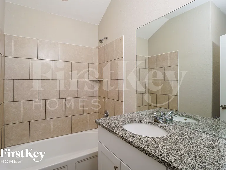 1224 Treehouse Ln — Photo 17