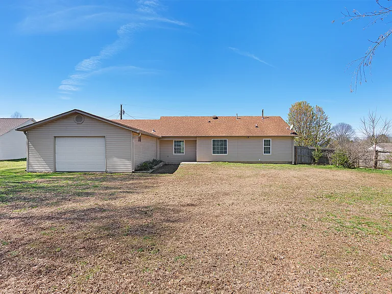 192 Eagle Ridge Dr — Photo 4