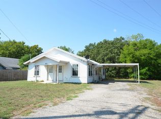 831 N Prairieville St, Athens, TX 75751