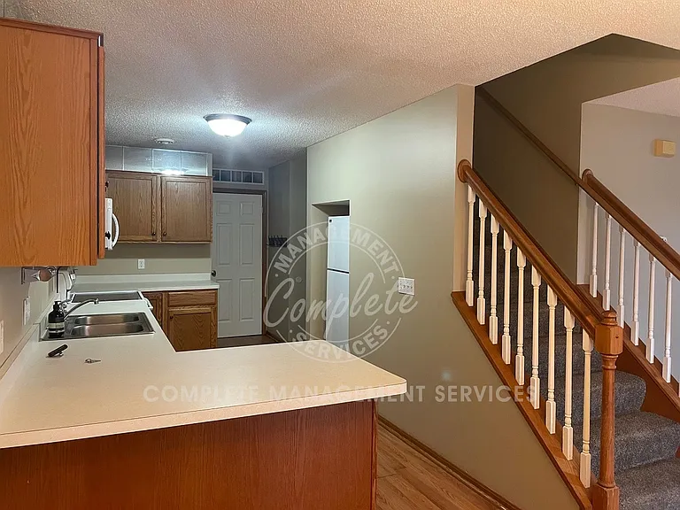 17389 Glacier Way — Photo 2