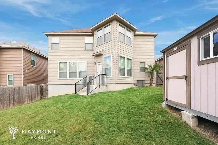 3 bed, 2.5 bath, 2758 sqft, $1,995 — Photo 3