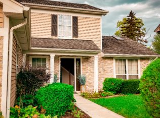 832 N Dovington Ct, Hoffman Estates, IL 60169