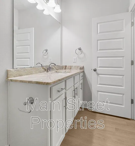704 Brambling Ct — Photo 4
