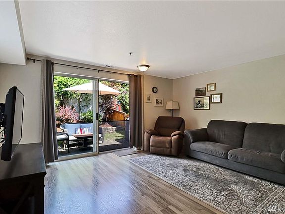 5th image of 315 E Park St #26A