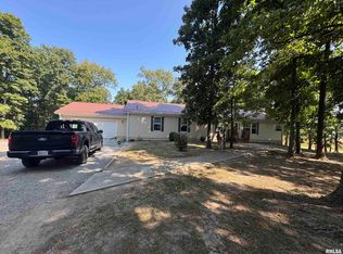 1543 Oak Mound Ln, Xenia, IL 62899