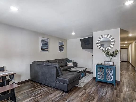 4th image of 515 Putnam Street