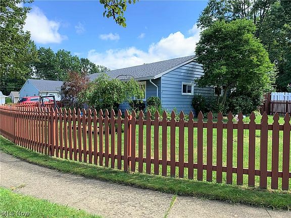3rd image of 264 Vivian Dr