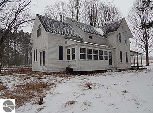 10902 E 50th Rd, Cadillac, MI 49601