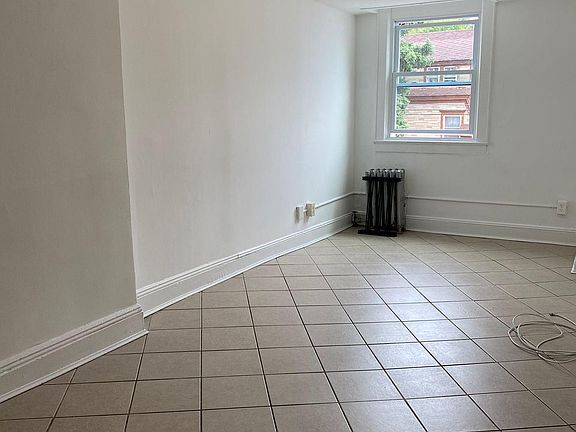 3rd image of 131 Oliver Ave Floor 3