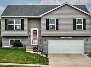 19375 V St, Omaha, NE 68135