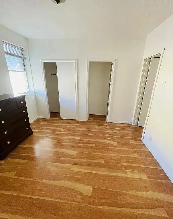 3 bed, 912 sqft, $1,600 — Photo 2