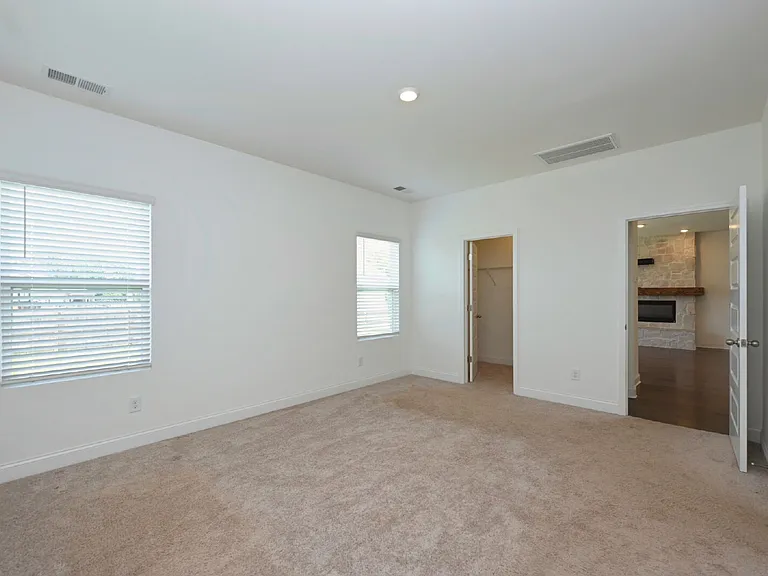161 Crabourne Dr — Photo 42