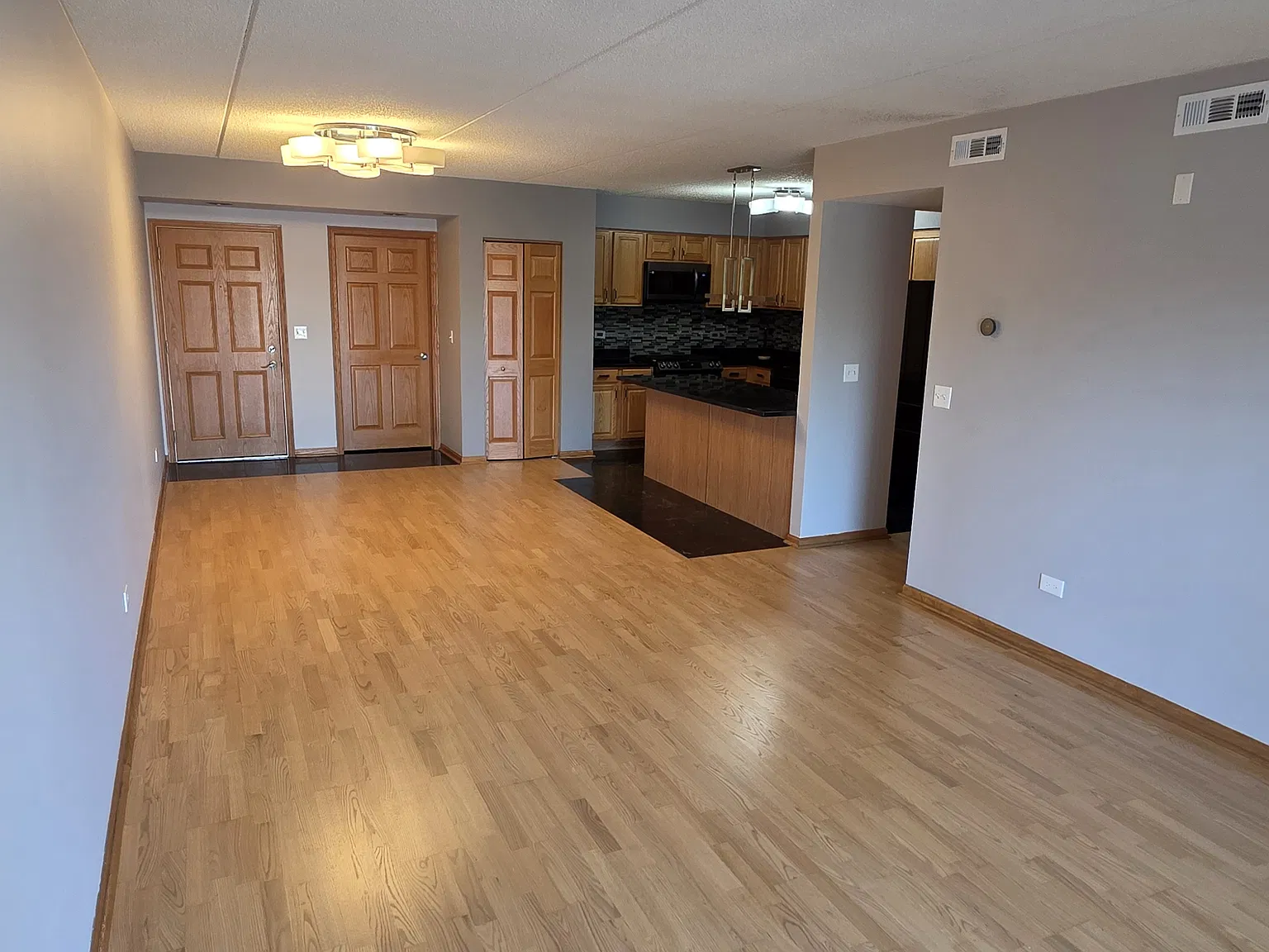2 bed, 1363 sqft, $2,450 — Photo 2