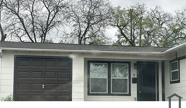 223 Sheila Dr — Photo 3