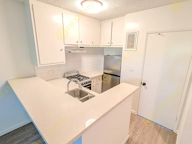 362 S Rexford Dr #9 — Photo 14