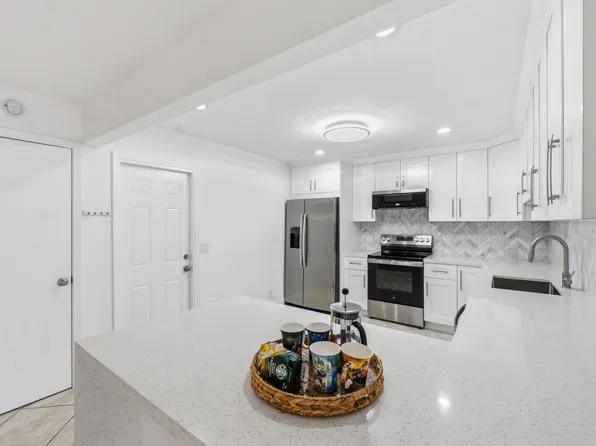 3379 NW 63rd Street, Fort Lauderdale, FL 33309