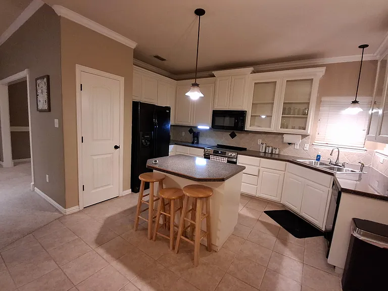 2142 Republic Ave — Photo 8