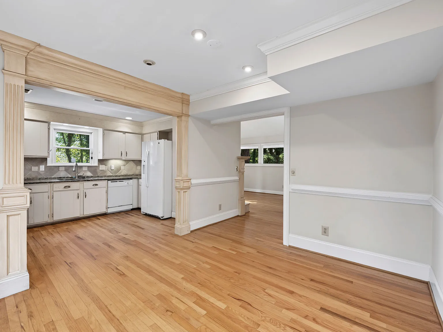 3 bed, 1400 sqft, $2,400 — Photo 1
