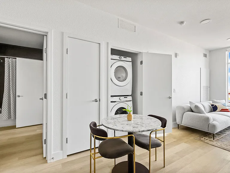 Stanley House Apartments — Photo 17