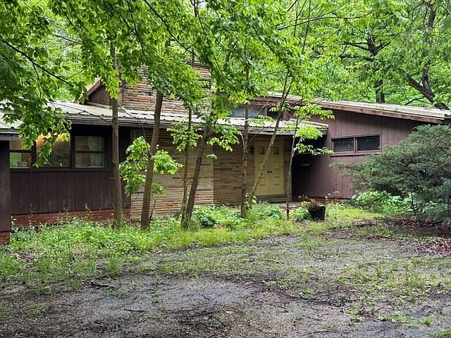 1st image of 1727 Woodhill Dr W